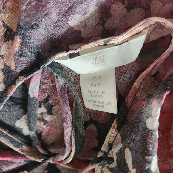 Sheer Hydragraga puff sleeve top - Picture 6 of 6